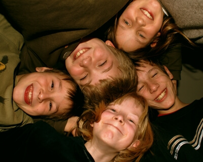 Kinder | 5 in der Gruppe (c) S.Hofschlaeger / pixelio.de
