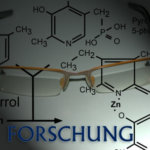 Forschung | chemische Formeln und Schriftzug (c) thomas kölsch / pixelio.de