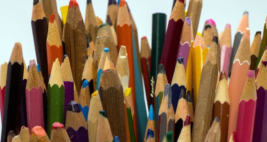 Vielfalt einmal anders | Buntstifte für Schule & Co (c) domeckopol / pixabay.de